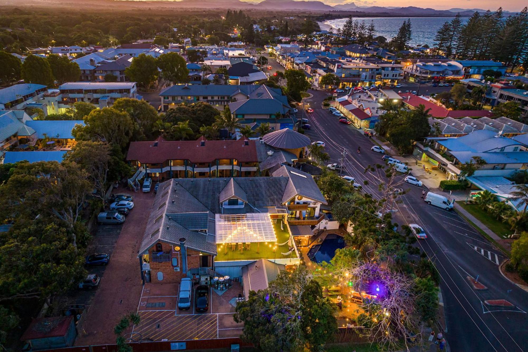 Aquarius Backpackers Resort Байрън Бей Екстериор снимка