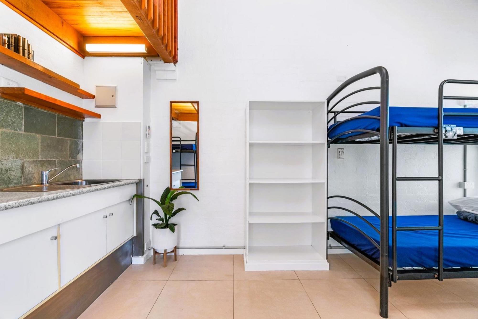 Aquarius Backpackers Resort Байрън Бей Екстериор снимка