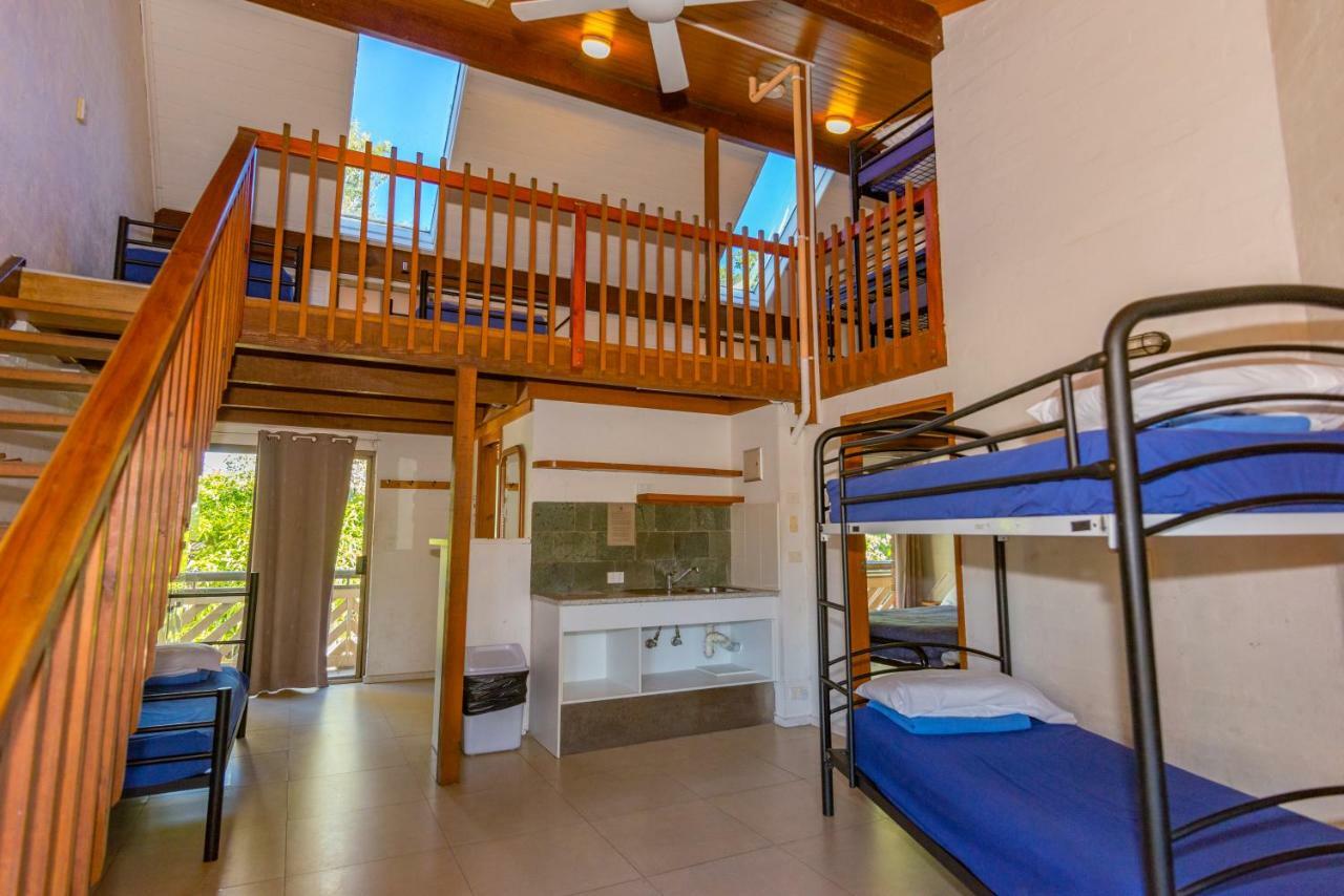 Aquarius Backpackers Resort Байрън Бей Екстериор снимка